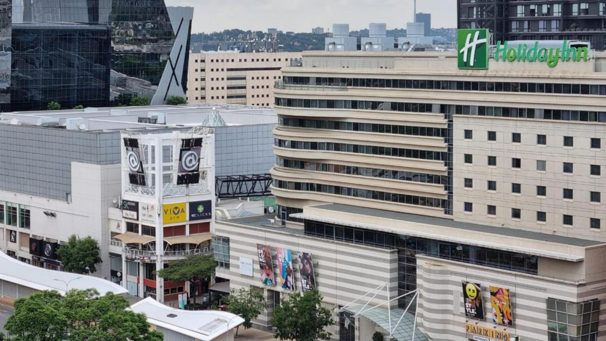 ホリデー イン ヨハネスブルグ ローズバンク エクステリア 写真